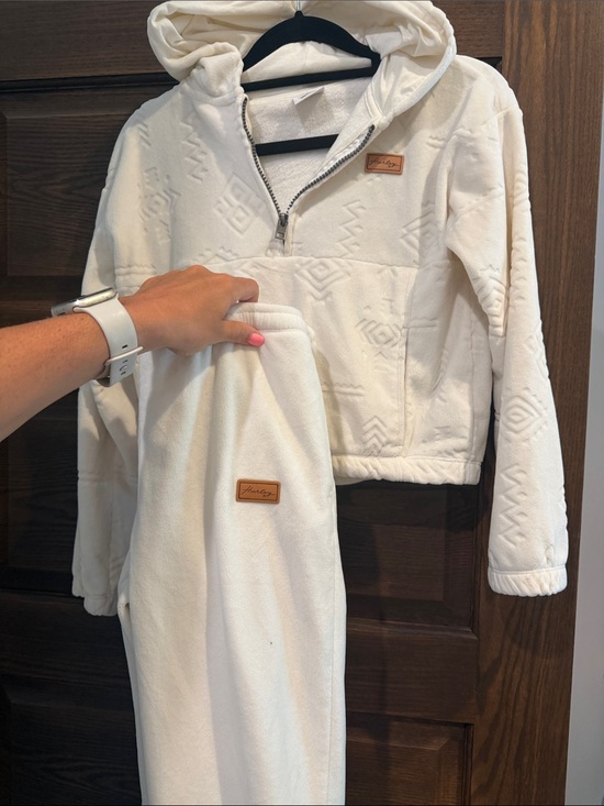 Hurley Other - Hurley White Fleece Hooded Half-Zip & Jogger Set. Like new. 10-12